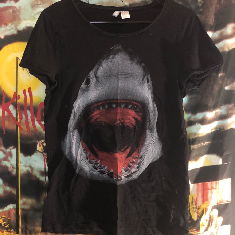 Divided Gray H&M Shark T-shirt
